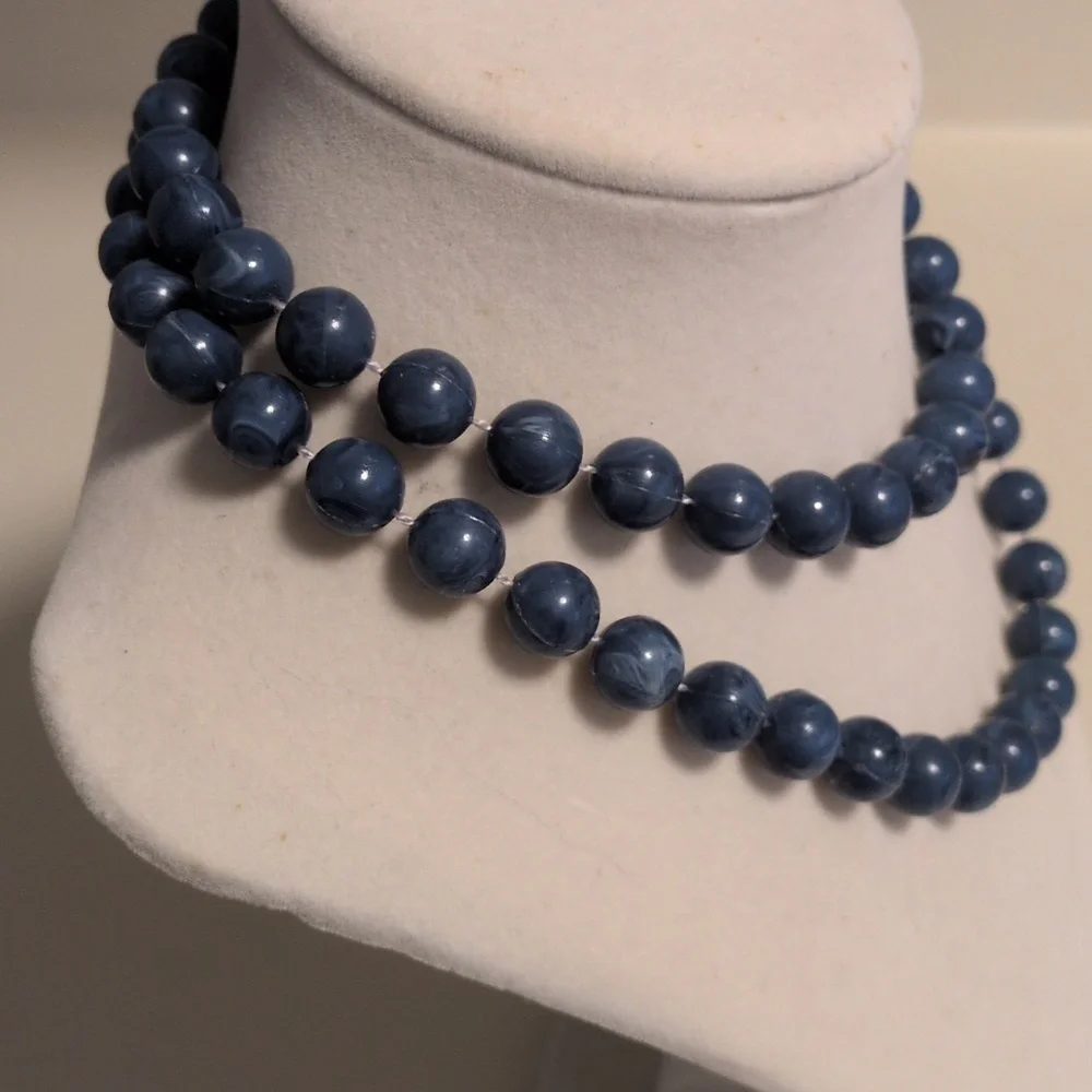 Elegant‎ Blue Marbled Beaded Necklace